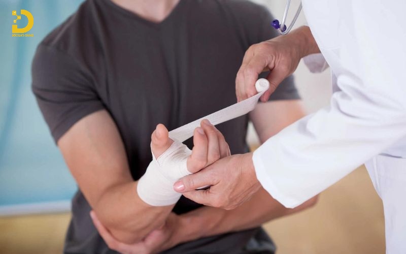 Vệ sinh và băng bó vết thương đúng 