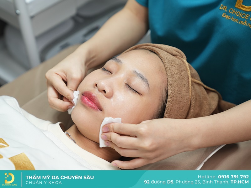 Lấy Nhân Mụn An Toàn, Hiệu Quả Chuẩn Y Khoa Tại TP.HCM 15 Dưỡng da và bảo vệ da