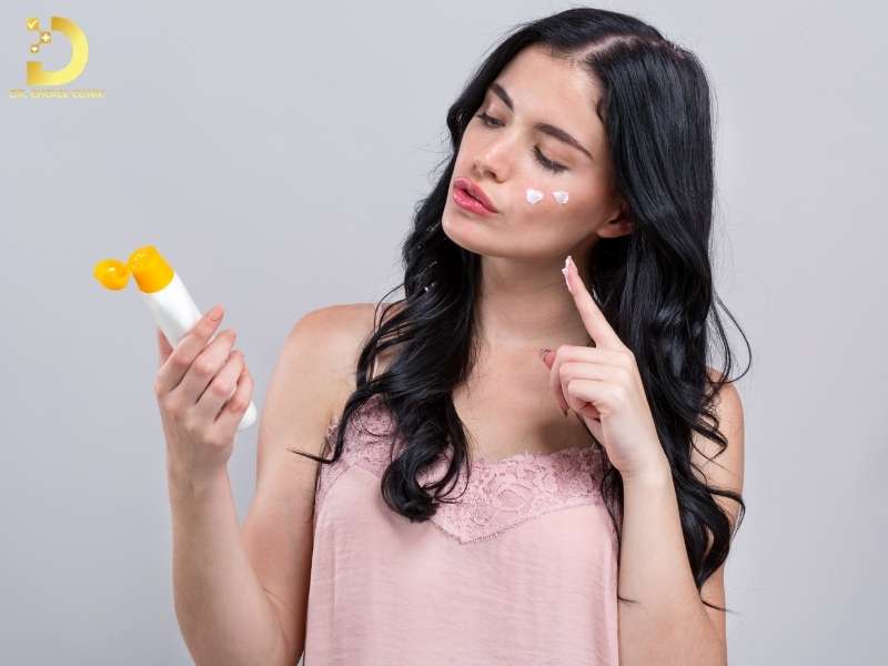 Chu trình skincare chuẩn cho da mụn (áp dụng hằng ngày)