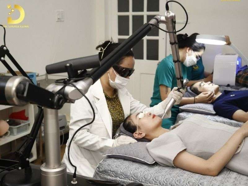 Phác đồ điều trị mụn viêm – vì sao cần điều trị đa phương thức?