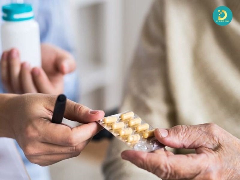 Viêm Da Tiết Bã Nhờn: Nguyên Nhân, Triệu Chứng Và Cách Điều Trị 12 Điều trị viêm da tiết bã nhờn theo đơn thuốc bác sĩ nếu diễn tiến nặng
