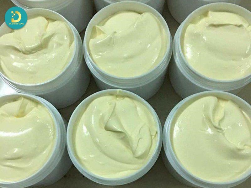 Da Nhiễm Độc Corticoid: Nguyên Nhân, Dấu Hiệu & Cách Điều Trị 12 Da nhiễm độc corticoid do lạm dụng kem trộn, kem trắng da, kem trị mụn không rõ nguồn gốc